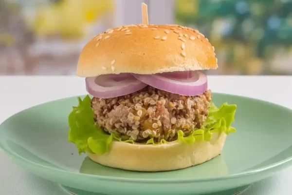 Hambúrguer de Quinoa e Carne delicioso
