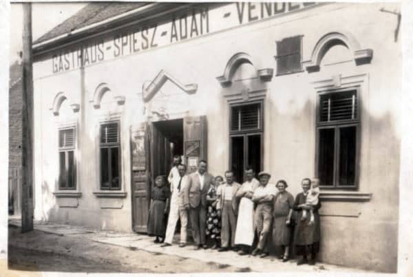 Spiesz Ádám vendéglője Bonyhádon. Forrás: arch.et.bme.hu