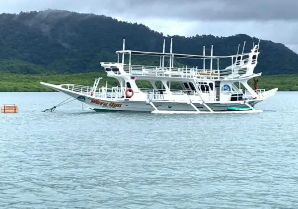 PREMIUM PRIVATE BOAT