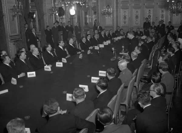 A párizsi békeszerződés kihirdetése, Georges Bidault francia külügyminiszter beszél