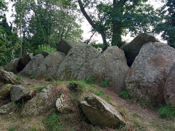 Domen, menhir