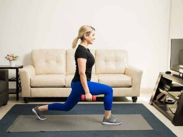 lady doing lunges
