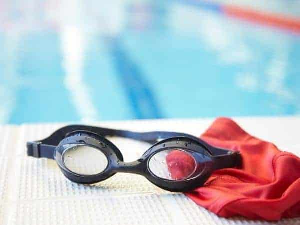swimming is an easy exercise for overweight people