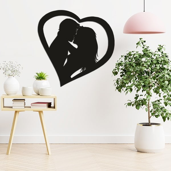 Влюбленная пара в сердце