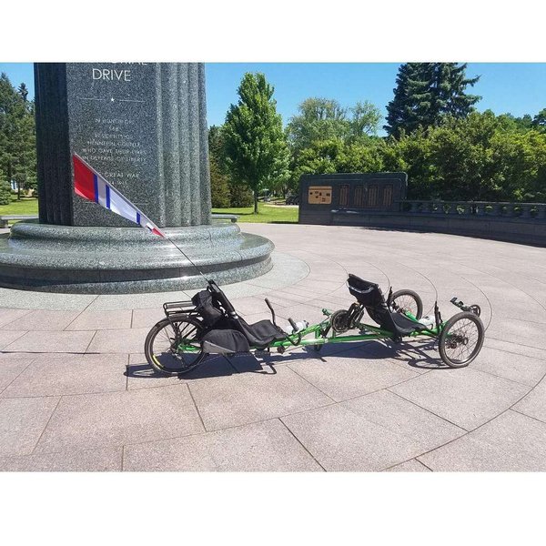 SoundWinds Reflective Fanion Recumbent Bike Flag Red Rocky Mountain