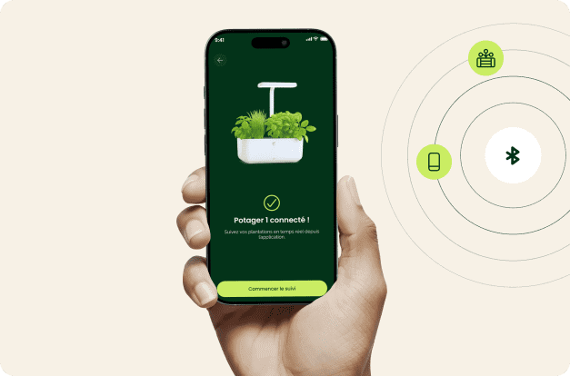Application mobile cultive mockup tenu en main