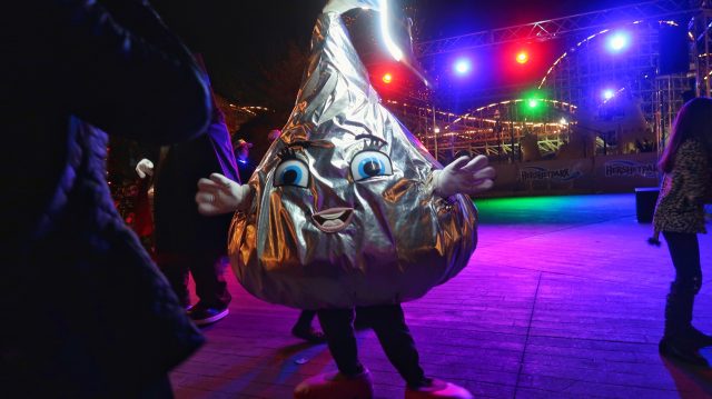 Hershey's Kiss character poses during dance party at Hersheypark in the Dark