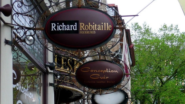 New signage rules will be enacted in Québec, next June