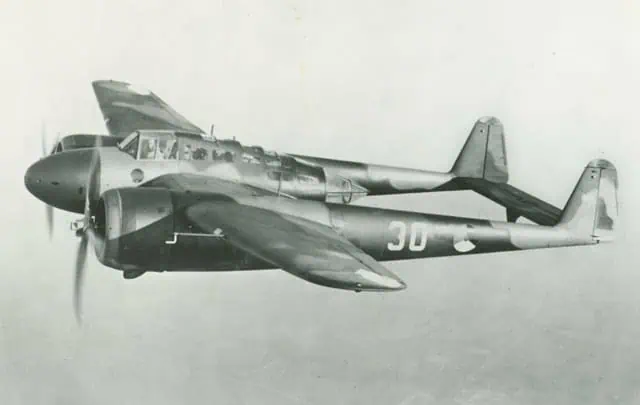 De Fokker G.I: Nederlands tweemotorig jachtvliegtuig uit de jaren dertig De Fokker G1 was een innovatief, zwaarbewapend Nederlands jachtvliegtuig, ontworpen voor veelzijdige missies tijdens de late jaren '30.