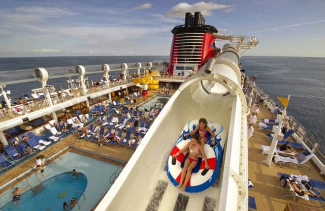 Rutsche auf einem Disney Cruiseline Schiff AquaDuck Water Coaster on the Disney Dream