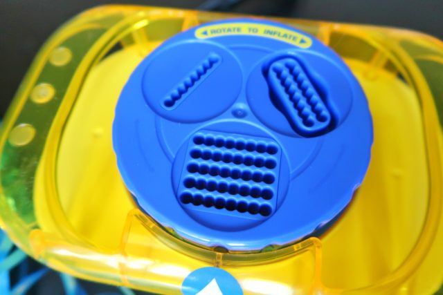 The dial of the party pump has 3 settings. One can inflate 40 balloons at once, the others 16 or 8.