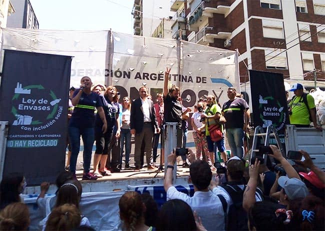 Palco acto cartonero