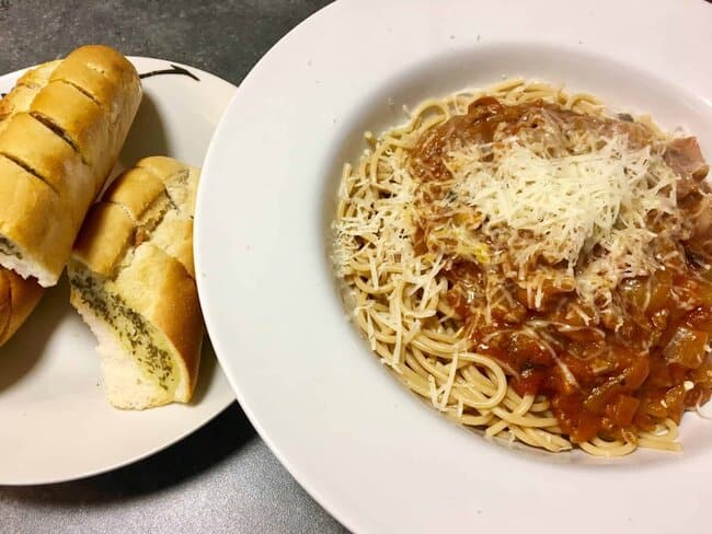 Spaghetti Bolognese with garlic bread