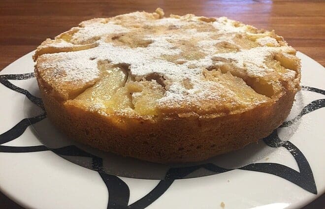 Obrácený jablečný koláč