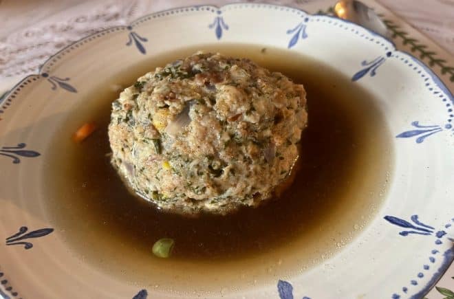 hovezi_vyvar_s_tyrolskym_knedlikem