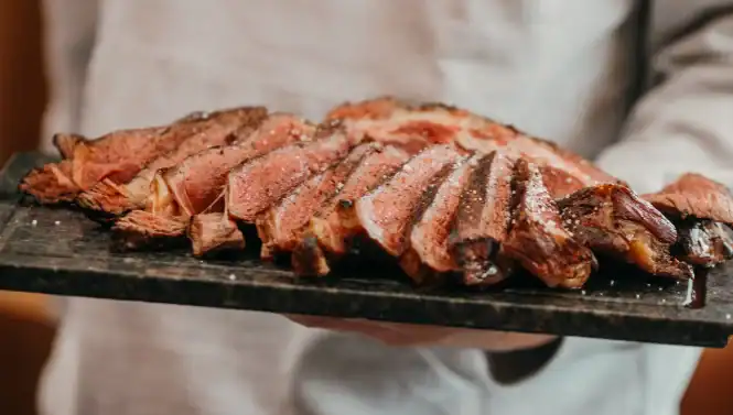 La meilleure viande de tout Val d'Isère, c'est chez les Tontons Restaurant
