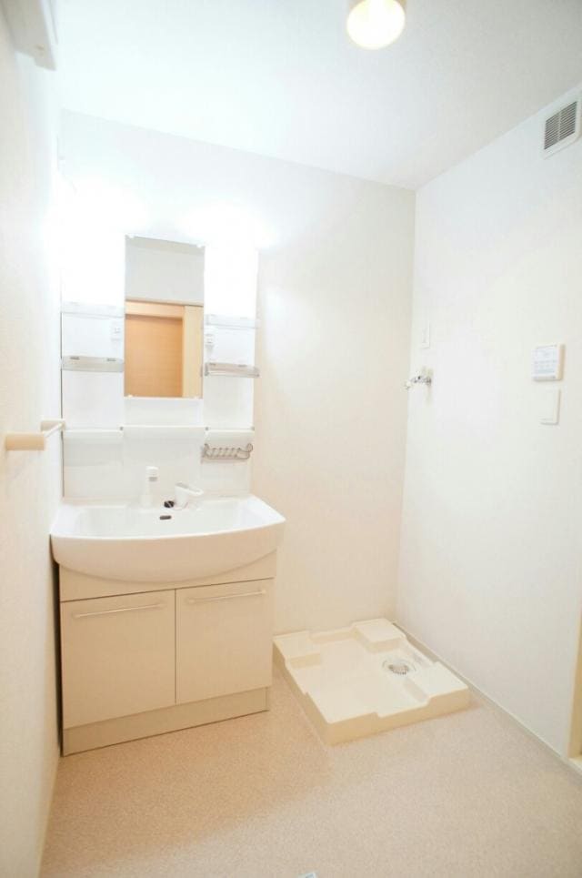 洗髪洗面化粧台、洗濯機置き場