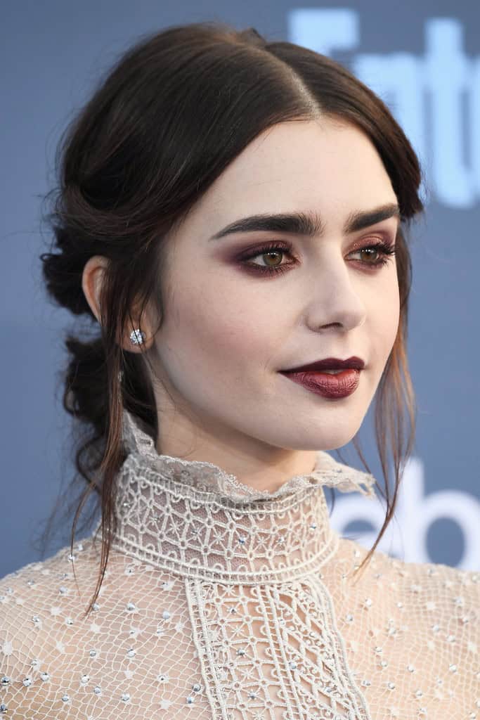 Lily Collins Olho esfumado vinho