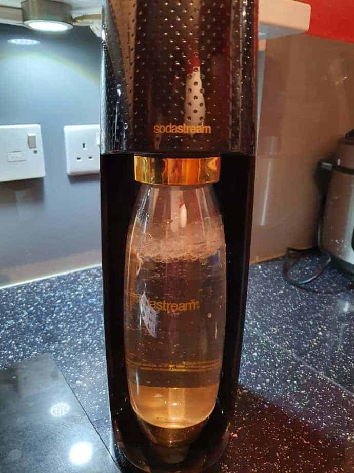 Sodastream Spirit Gold with fizzy water