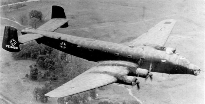 Ju 290 A-4, WNr. 0165, "PI+PS", prototype voor de A-7, gebruikt door KG 200 onder code "A3+HB" voor speciale missies.