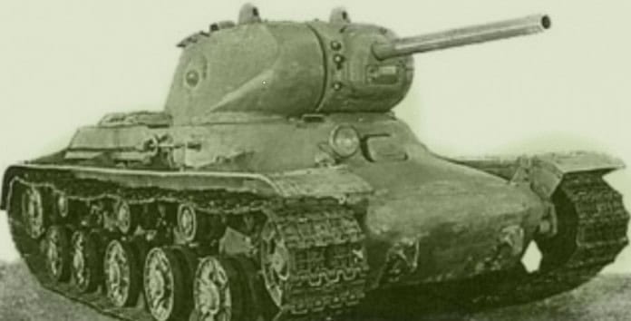 Sovjet KV-13 tank uit 1942 De Sovjet KV-13 tank uit 1942, een experimenteel model ontworpen om de T-34 en KV-1 tanks te vervangen.