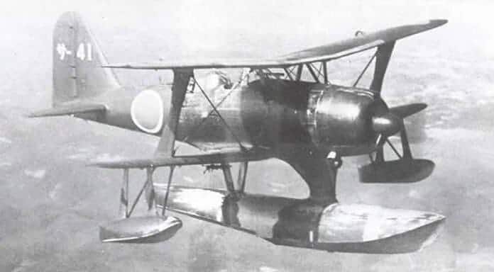 Mitsubishi F1M "Pete": Japans Veelzijdig Verkenningsvliegtuig Mitsubishi F1M "Pete" verkenningswatervliegtuig, gebruikt door de Japanse Keizerlijke Marine tijdens de Tweede Wereldoorlog.
