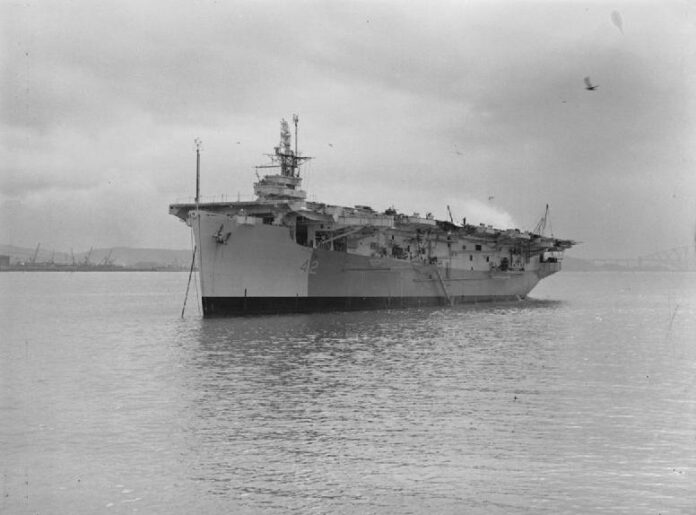 HMS Empress, Brits escortevliegdekschip dat in juli 1945 deelnam aan Operatie Livery nabij Phuket in de Straat van Malakka.