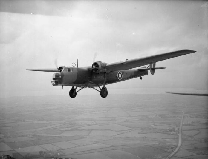 Bristol Bombay Mark I: RAF Testvlucht in Aldergrove Royal Air Force vliegtuig, Bristol Type 130 Bombay Mark I, testvlucht in Aldergrove, later ingezet bij No. 216 Squadron.