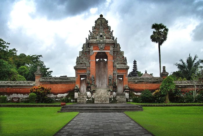 taman-ayun-and-tanah-lot-tour