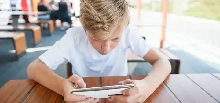 Recherche sur la confidentialité dans l'App Store : Les applications mobiles pour enfants ne sont pas sûres !