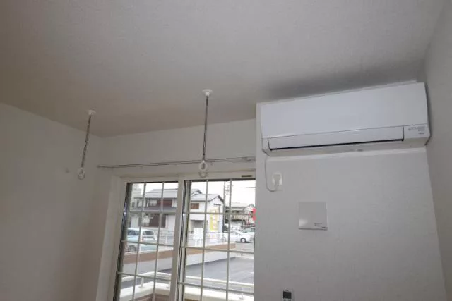 タエアコン、ホスクリーン(室内物干し)