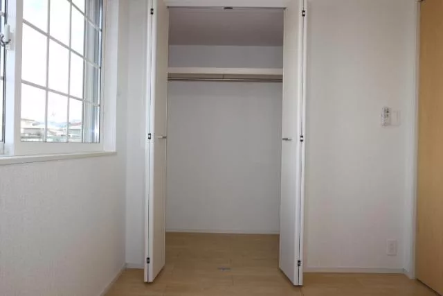 洋室(3.7畳)収納