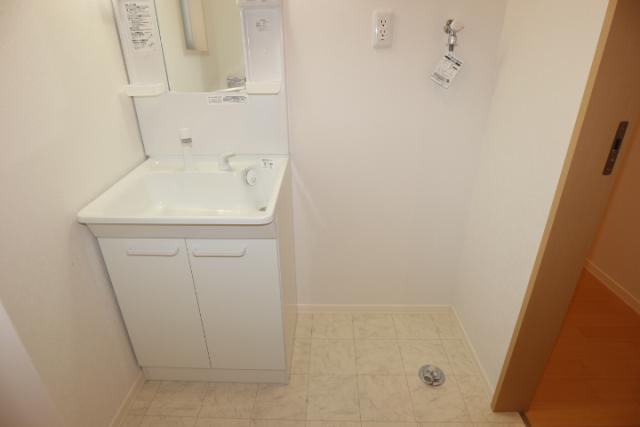 洗髪洗面化粧台、洗濯機置き場