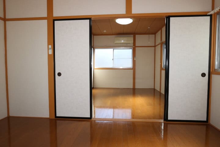 ２階洋室(北→南)