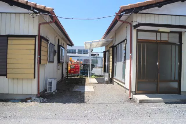 駐車場、テラス