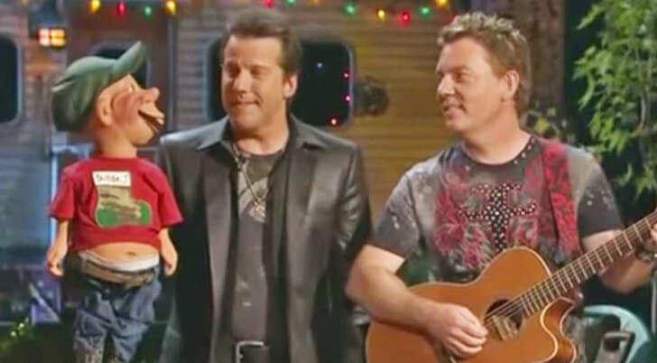 Jeff Dunham’s Redneck Puppet Bubba J Sings Christmas Carol About His