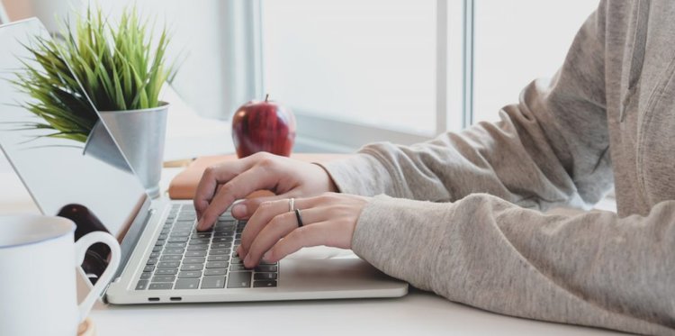 JAK DOTRZEĆ DO KLIENTÓW NA LINKEDIN? Career PRO Agent Kariery wspieramy w zmianach zawodowych profesjonalne CV manager szukanie pracy jak szukać pracy pomoc w szukaniu pracy dla managerów manager zmiana pracy