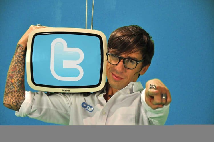 Oggi 18.45 su La3 il primo Twitter Talk Show conduce Pernazza | Digitale terrestre: Dtti.it