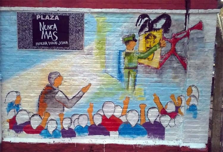 mural-plaza-nunca-mas-terminado