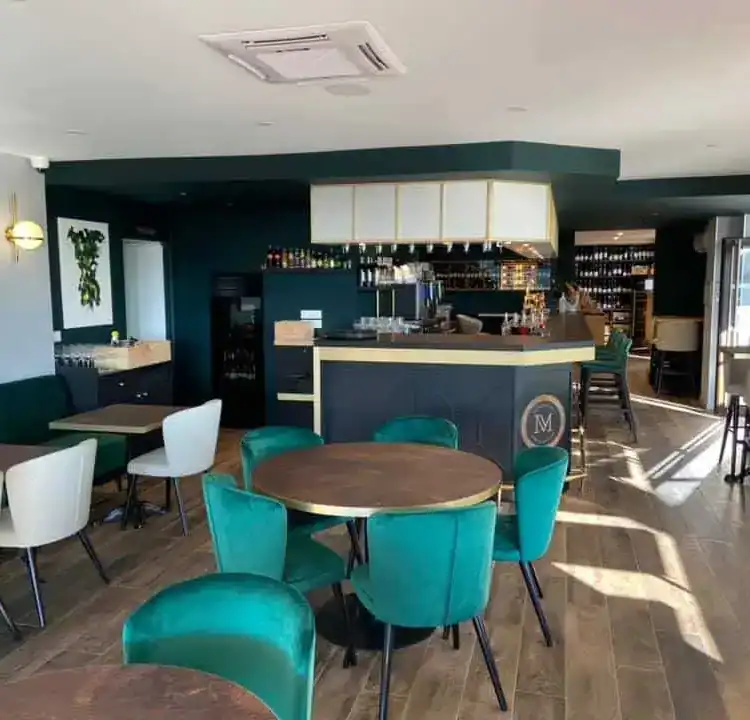 Rénovation Atelier julien salle du Bar à Vin le Millésime Mâcon