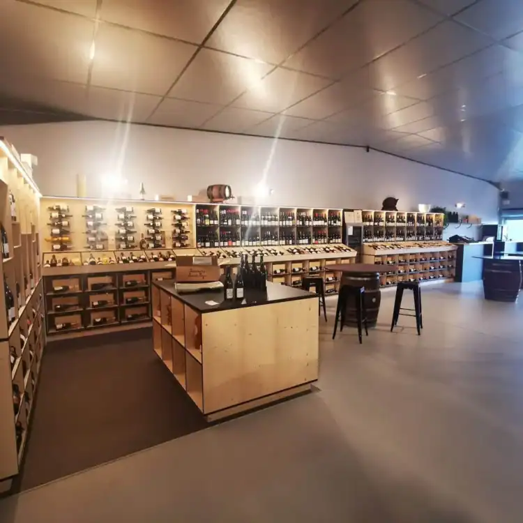 Cave à vin Bar à Vin Atelier julien le Millésime Mâcon Feillens