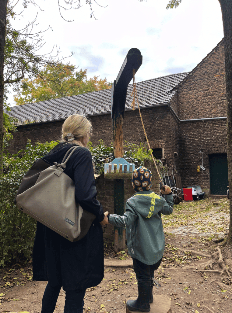 Tolle Spiele am Kinderbauernhof Neuss