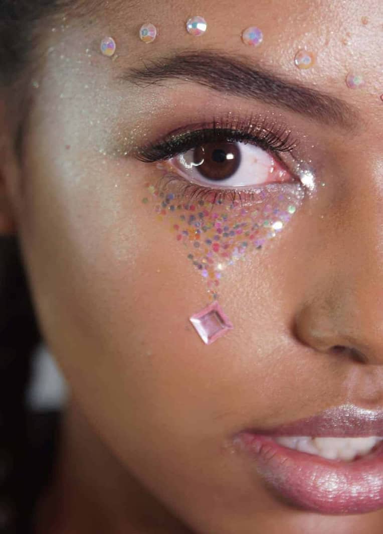 make de carnaval com pedrarias