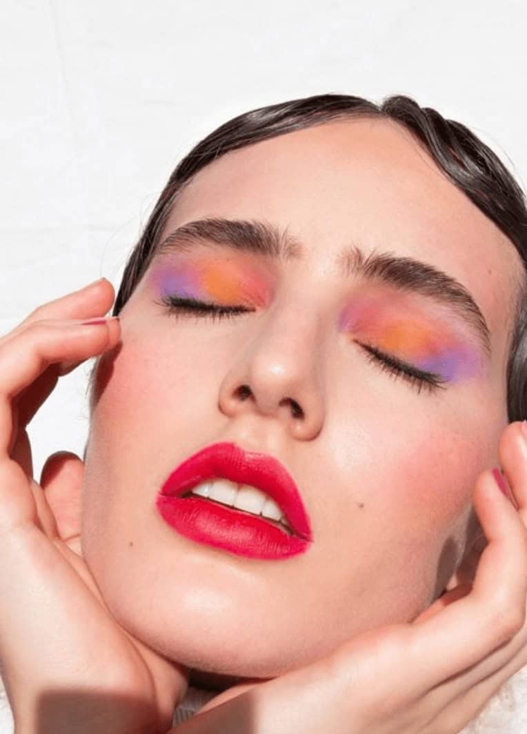lápis colorido para olhos como sombra