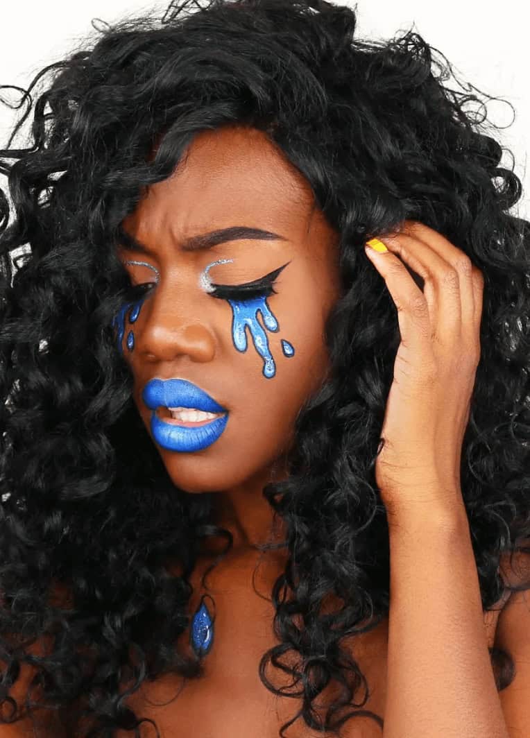 maquiagem de halloween batom azul pele negra