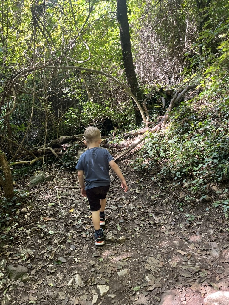 Kind in der Rastenbachklamm