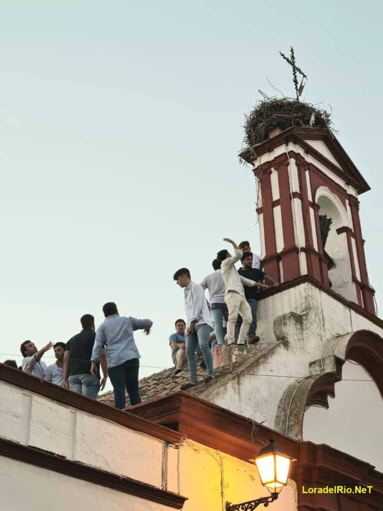 Lora del Río - LoradelRio.NeT - La tradición y procesión del ‘Viejo’ vuelve a repetirse en la tarde del viernes 22 de octubre en Lora del Río La tradición y procesión del ‘Viejo’ vuelve a repetirse en la tarde del viernes 22 de octubre en Lora del Río