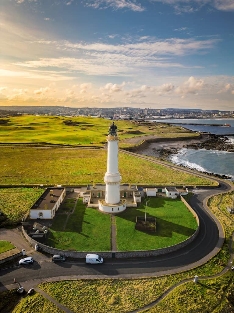 girdle ness lighthouse in aberdeen in scotland