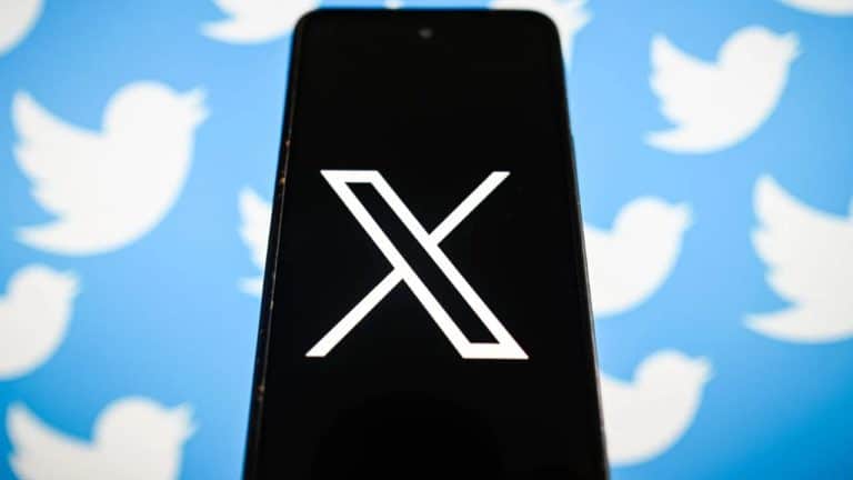 How Often Do People Check Twitter (X) Per Day?