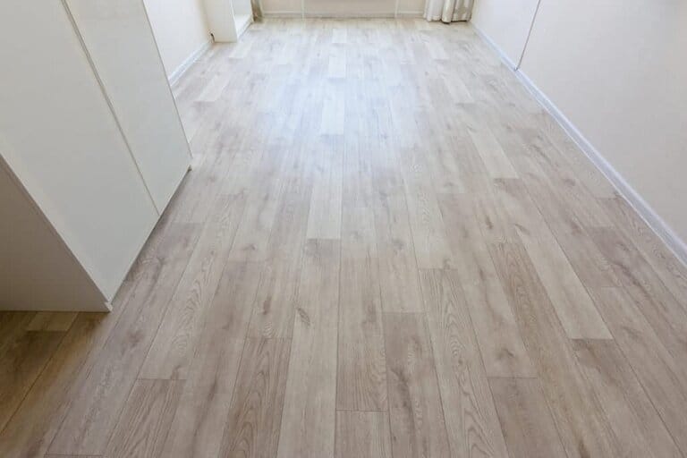Mistakes To Avoid When Steam Cleaning Linoleum Floors